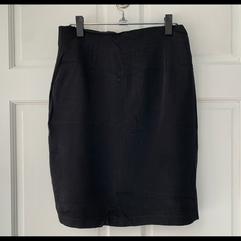 Black Rayon/Acetate Herringbone Pattern Skirt Sz12